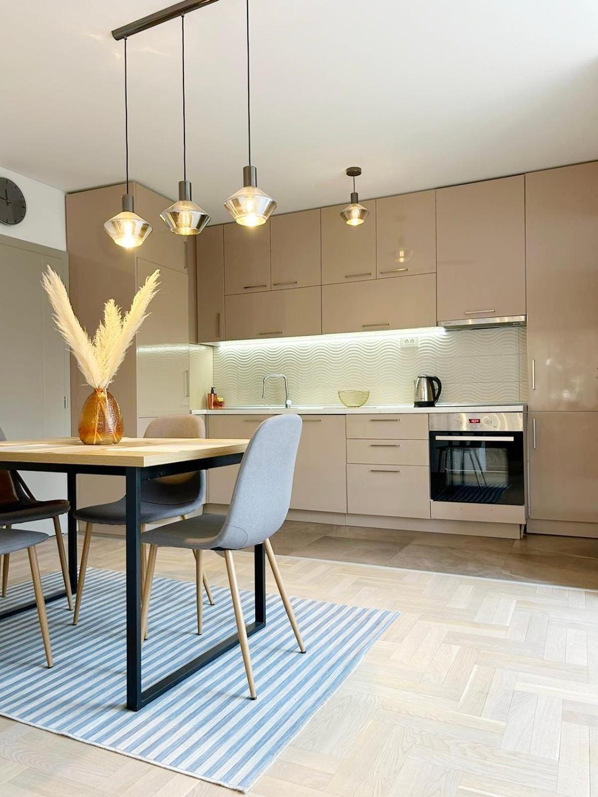 The Circle Apartment Скопие Екстериор снимка
