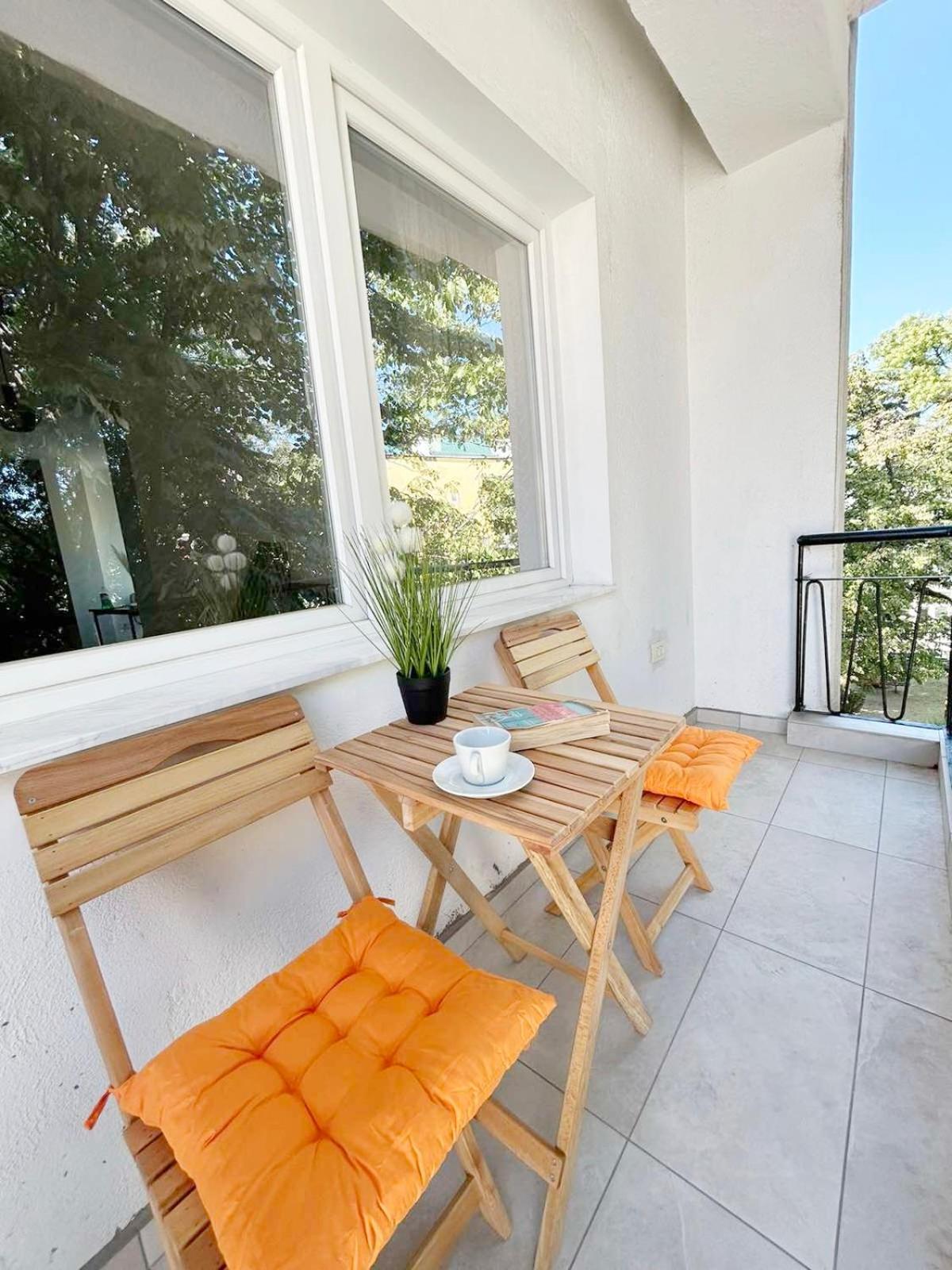 The Circle Apartment Скопие Екстериор снимка