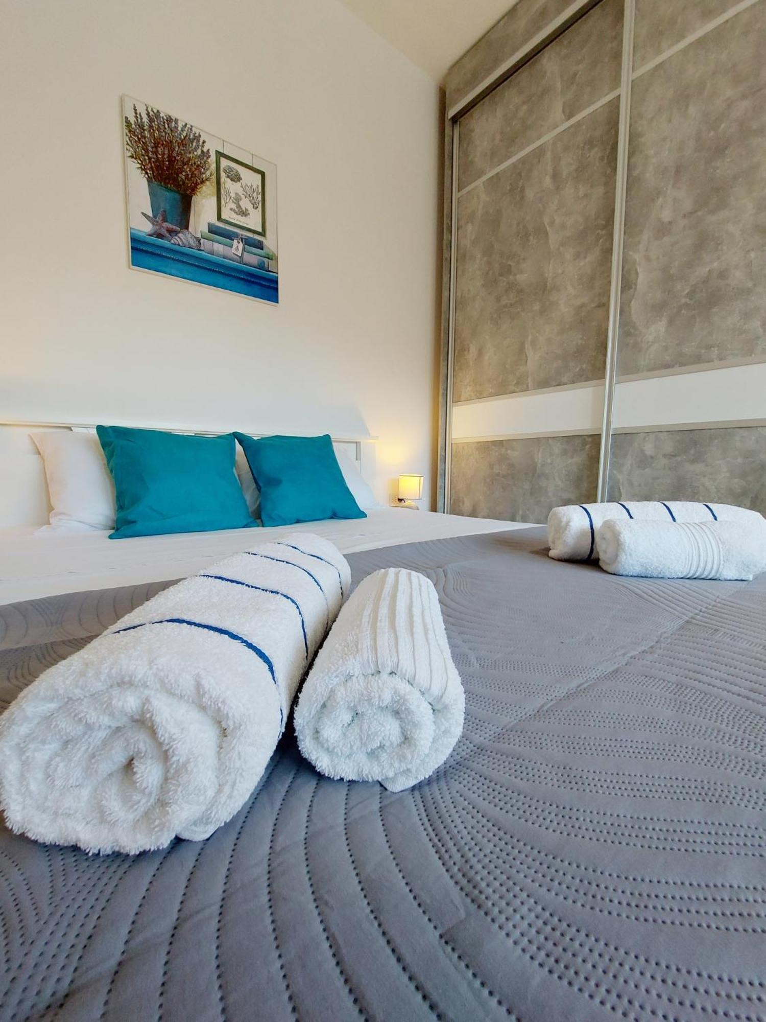 The Circle Apartment Скопие Екстериор снимка