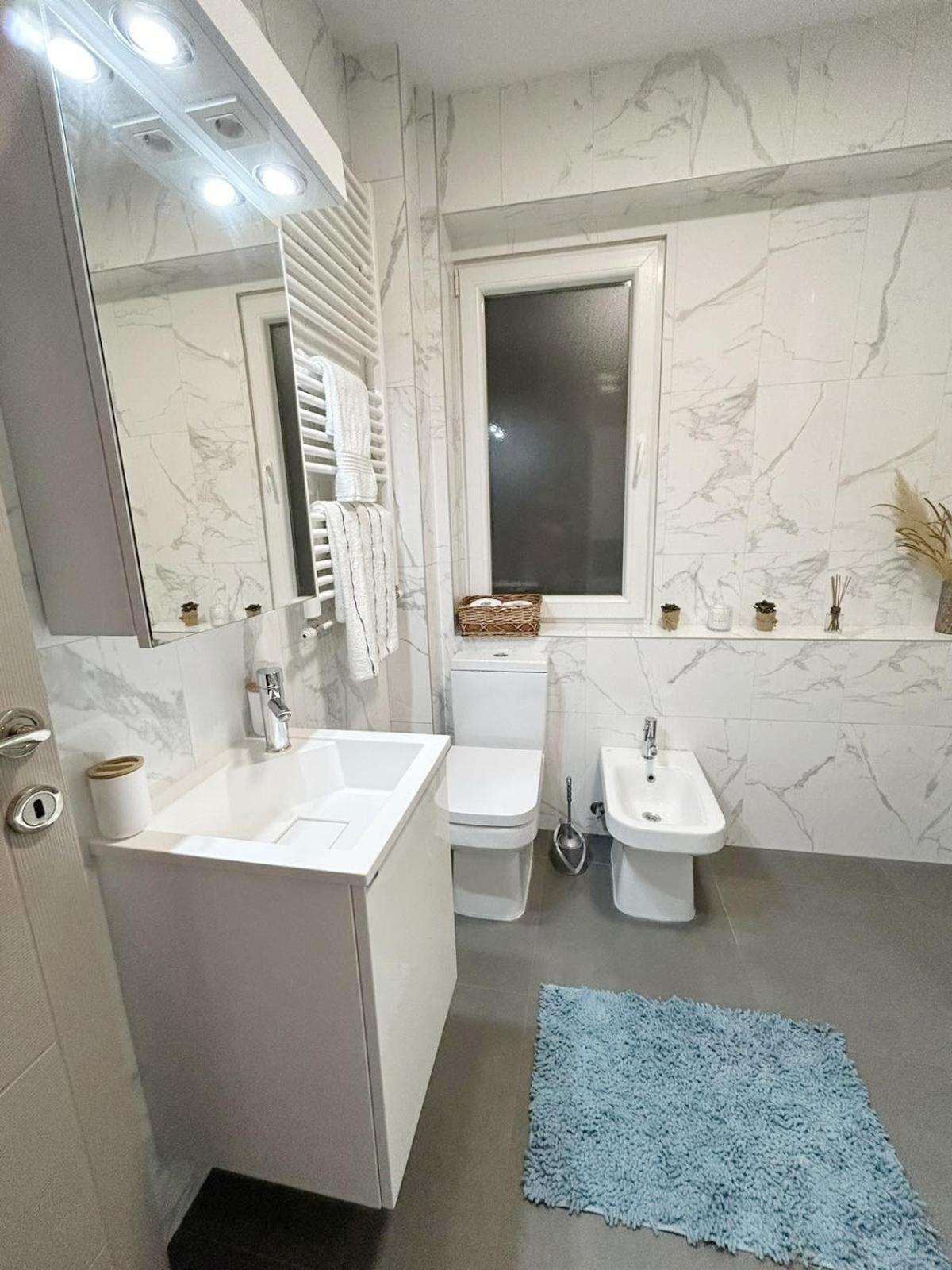 The Circle Apartment Скопие Екстериор снимка